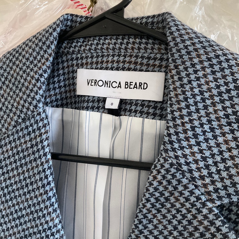 Veronica Beard Battista Houndstooth Check Virgin Wool Jacket with Hooded Dickey. - Picture 3 of 6